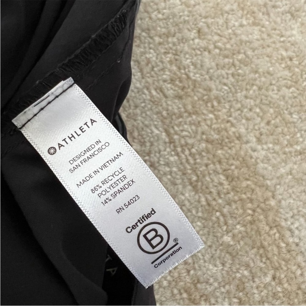 Athleta Tribeca Wide Leg High Rise Crop Pant
10 Black - Picture 9 of 10